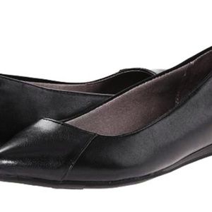 NWOT corset detail flats